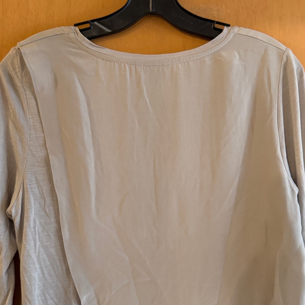 Club Monaco Women’s Layered Crossover Top Silk Viscose Gray Size Small - Picture 9 of 10
